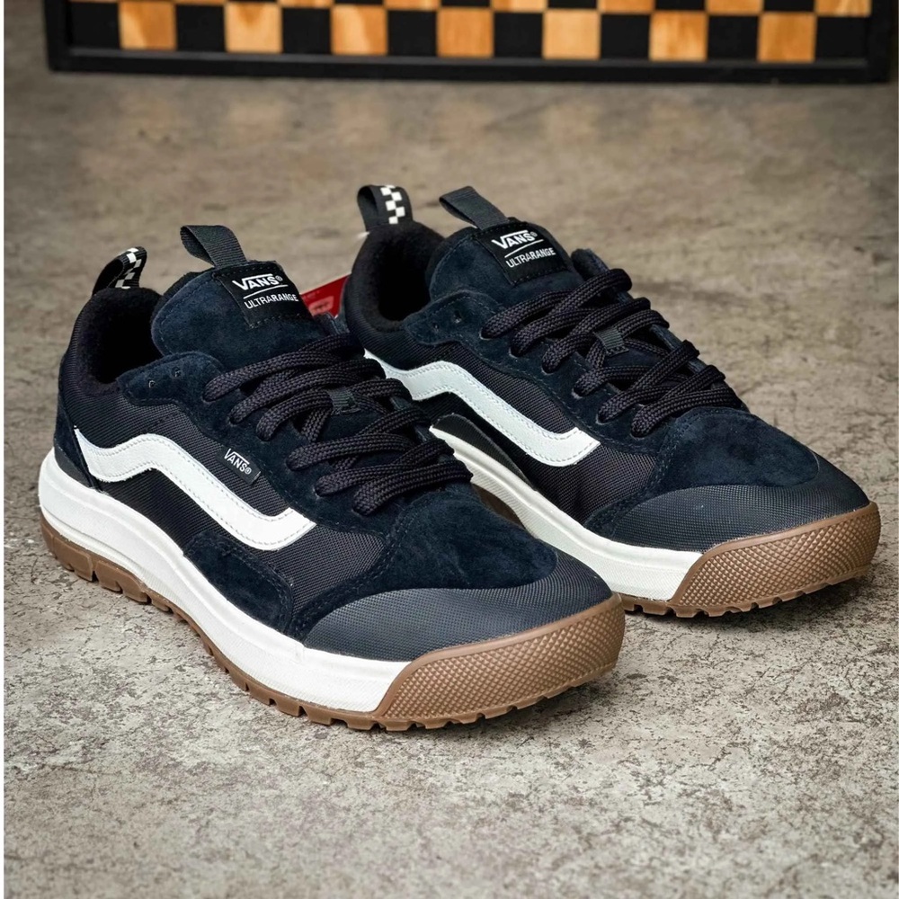 Vans Black and Cream Sneakers with Iconic Style - Picture 6 of 6